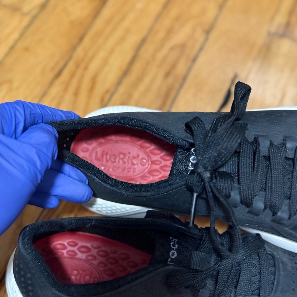 Crocs - Picture 2 of 4